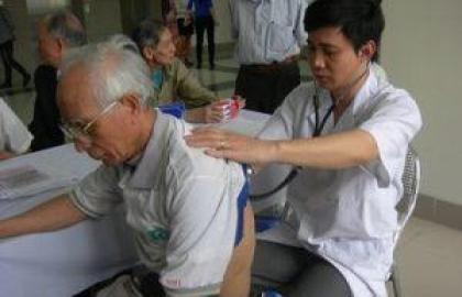 Những lưu ý khi chữa hen phế quản ở người cao tuổi